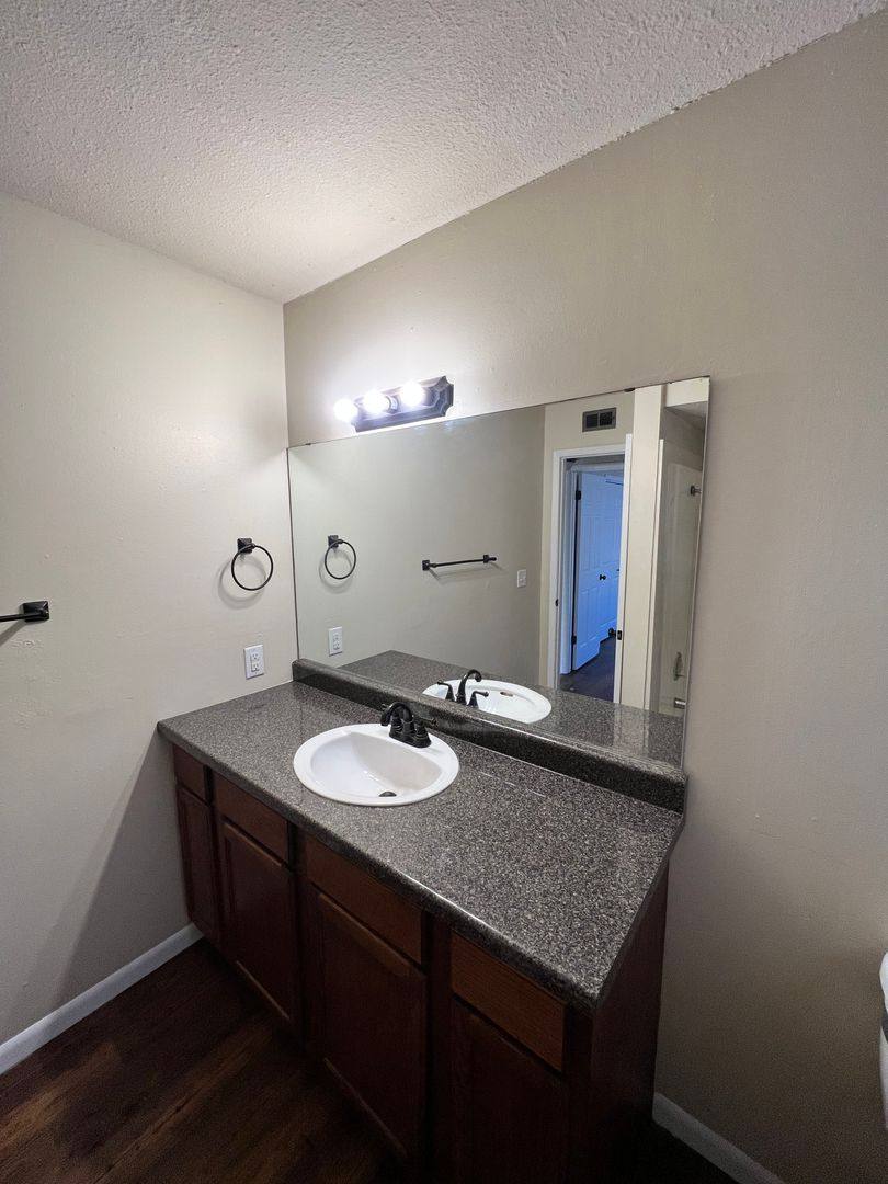 Apartment for rent at 819 S Jefferson Ave, Springfield, MO 65806