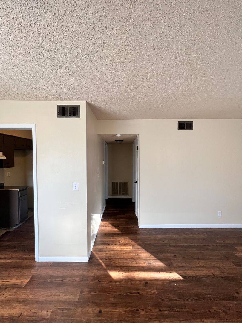 Apartment for rent at 819 S Jefferson Ave, Springfield, MO 65806