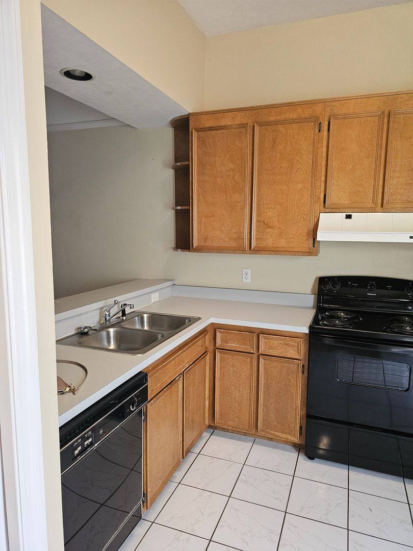 Townhouse for rent at 3760 NW 53rd Rd, Gainesville, FL 32653