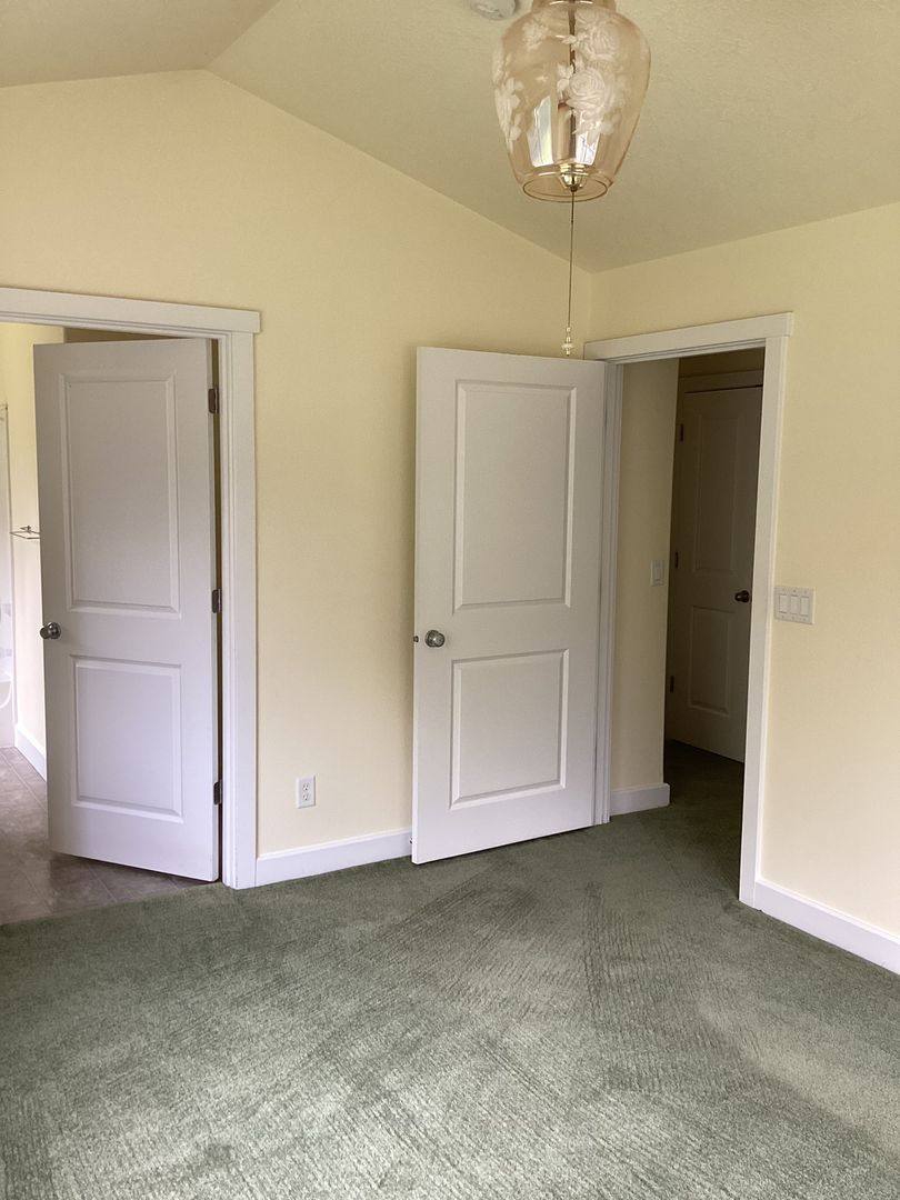 Apartment for rent at 86 Weldwood Dr, Lebanon, OR 97355