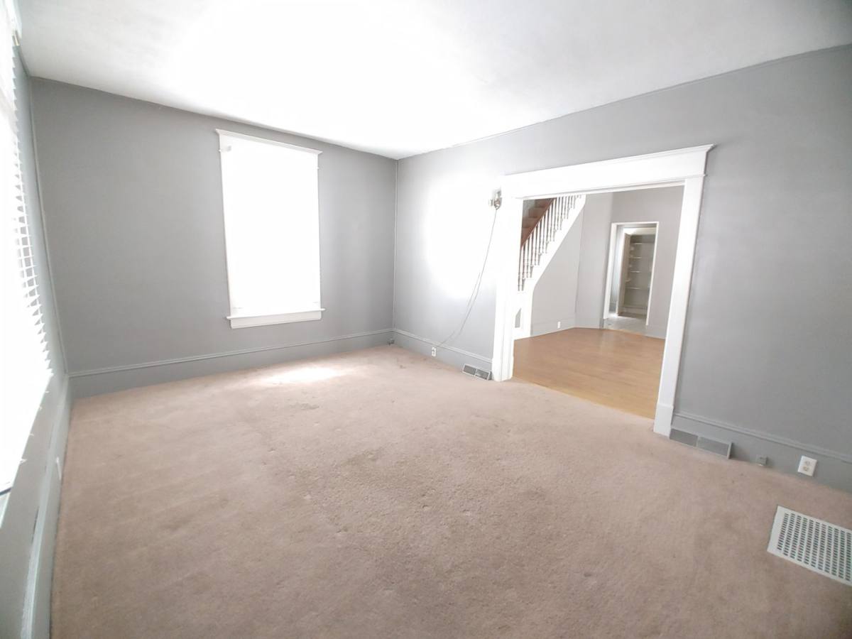 House for rent at 918 N Oak, Bloomington, IL 61701