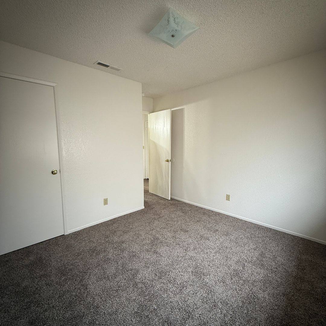 Apartment for rent at 518 E Granger Ave, Modesto, CA 95354