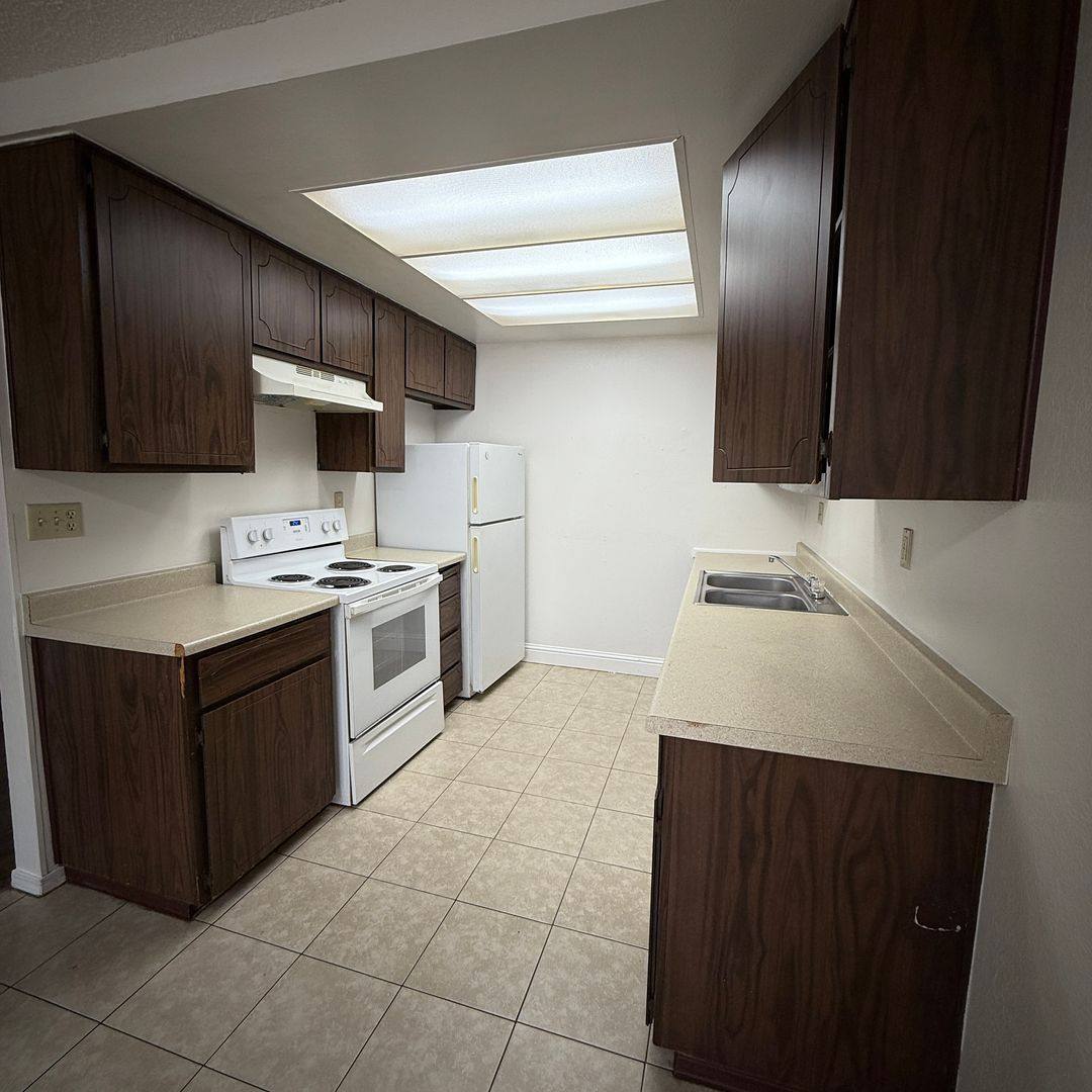 Apartment for rent at 518 E Granger Ave, Modesto, CA 95354