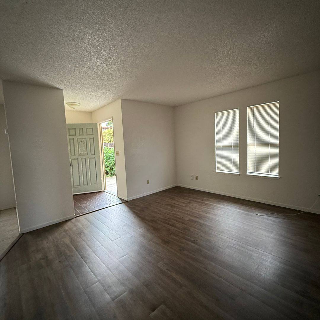 Apartment for rent at 518 E Granger Ave, Modesto, CA 95354