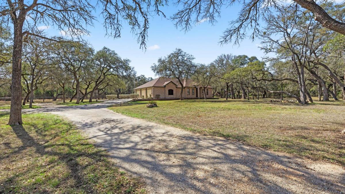House for rent at 10808 Dedeke Dr, New Braunfels, TX 78132
