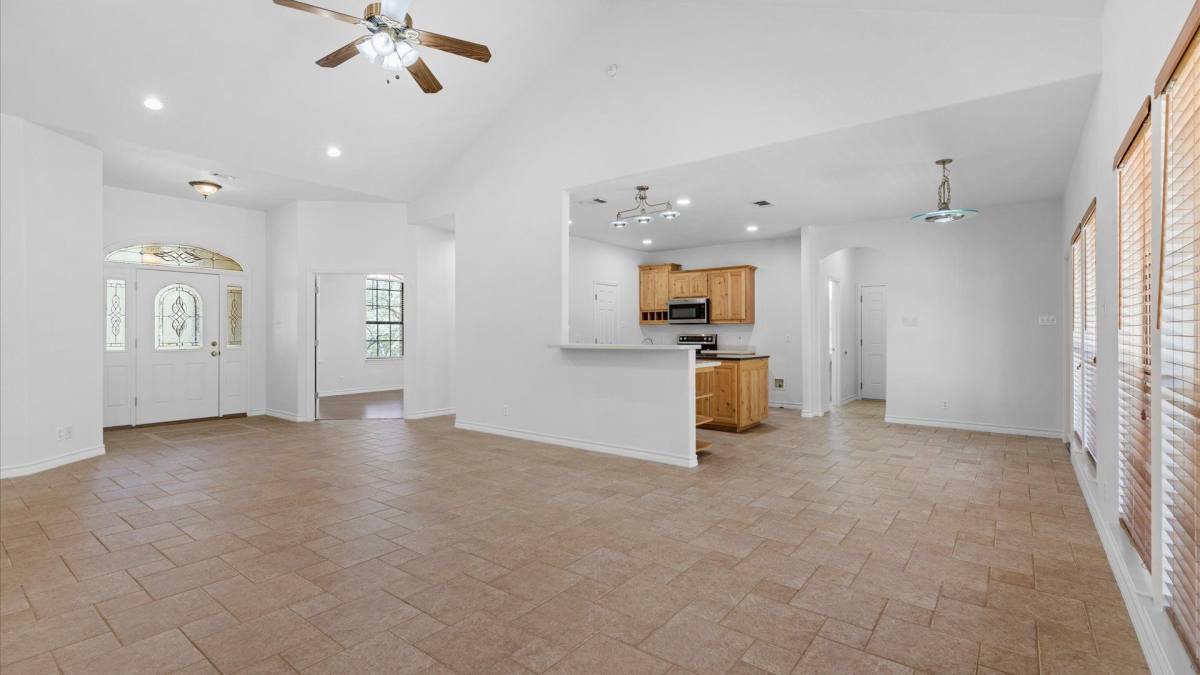 House for rent at 10808 Dedeke Dr, New Braunfels, TX 78132