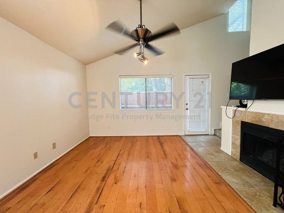 Townhouse for rent at 5759 Cedar Creek Dr, Fort Worth, TX 76109