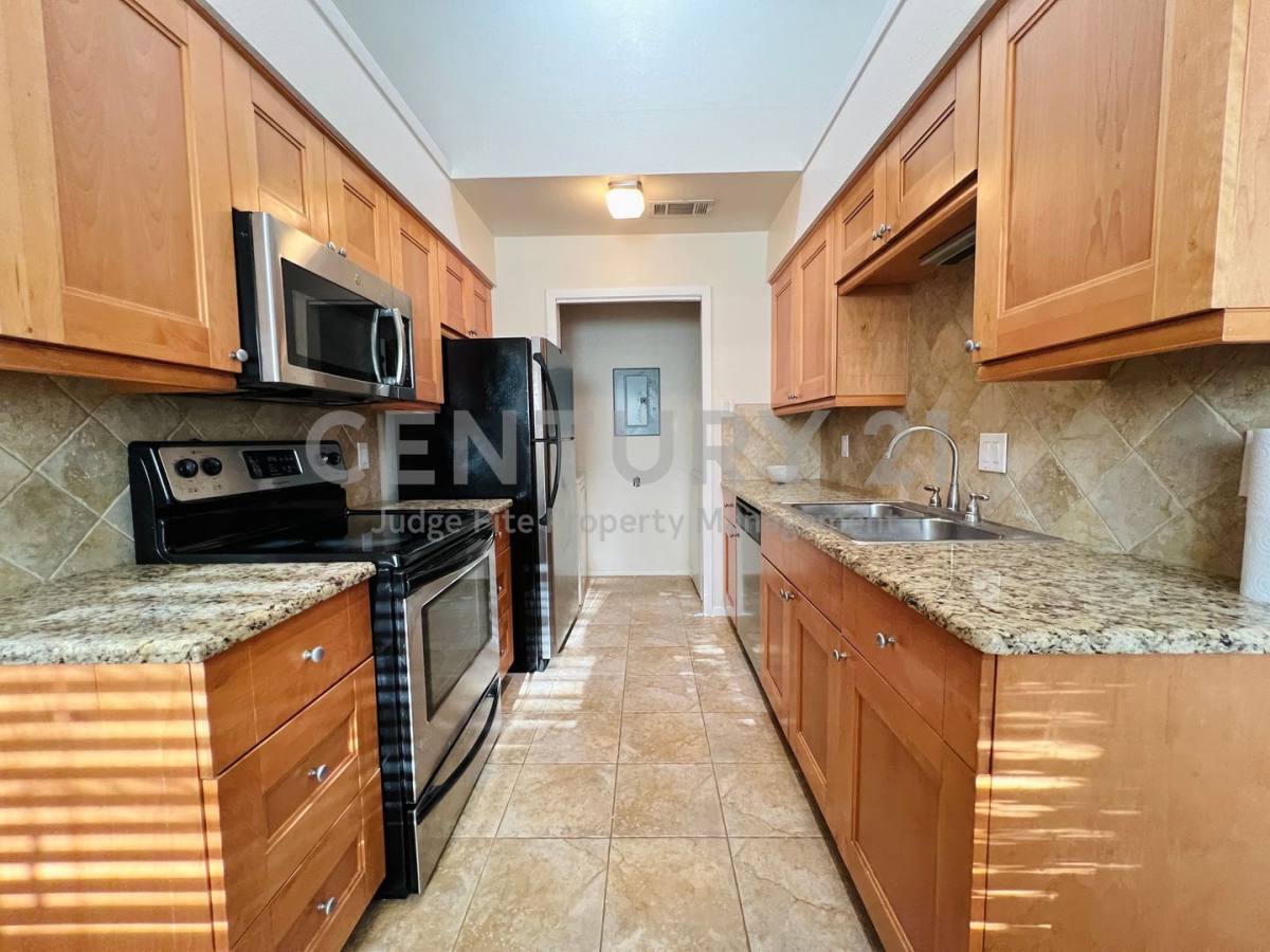 Townhouse for rent at 5759 Cedar Creek Dr, Fort Worth, TX 76109