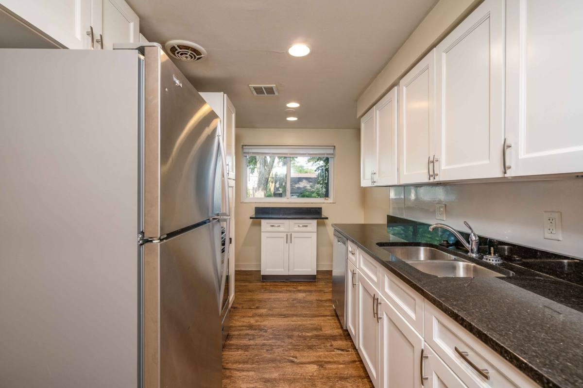 Apartment for rent at 77 W Northwood Ave, Columbus, OH 43201
