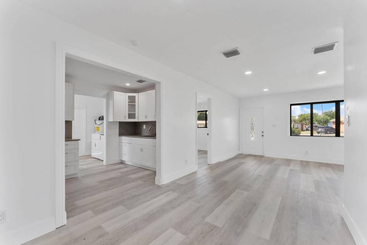 House for rent at 534 NW 3rd Terrace, Deerfield Beach, FL 33441