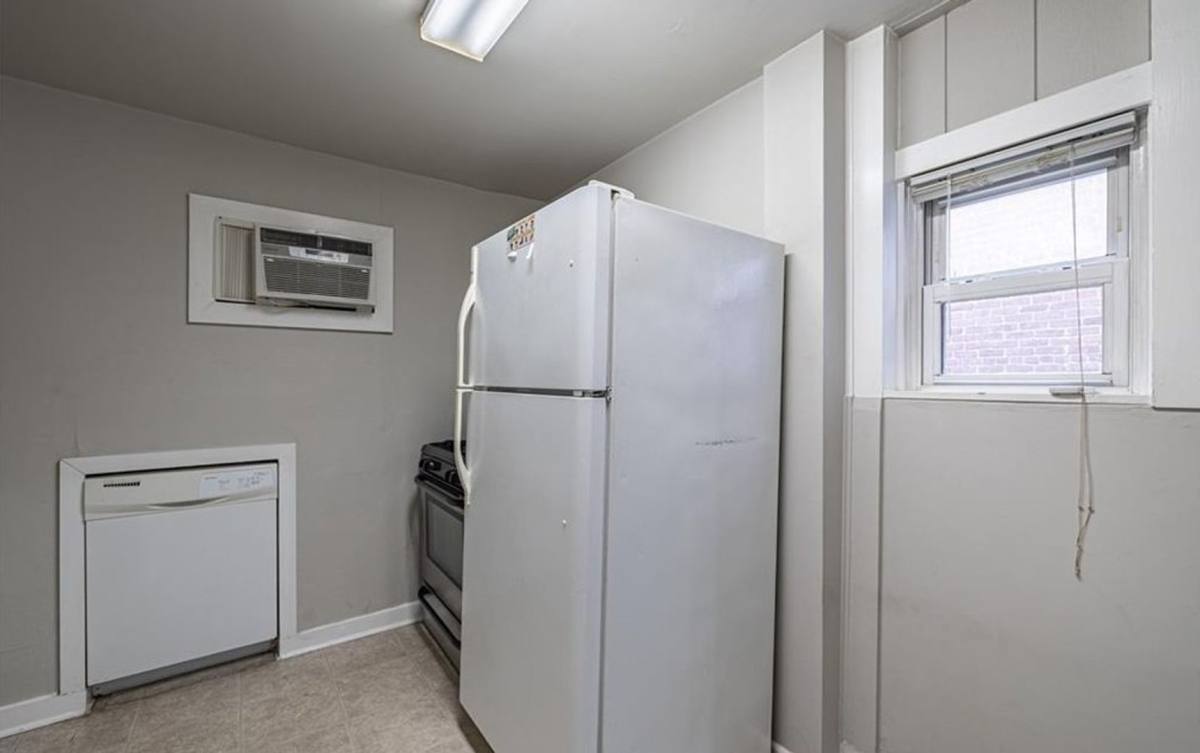 Apartment for rent at 102 N Lombary St, Richmond, VA 23220