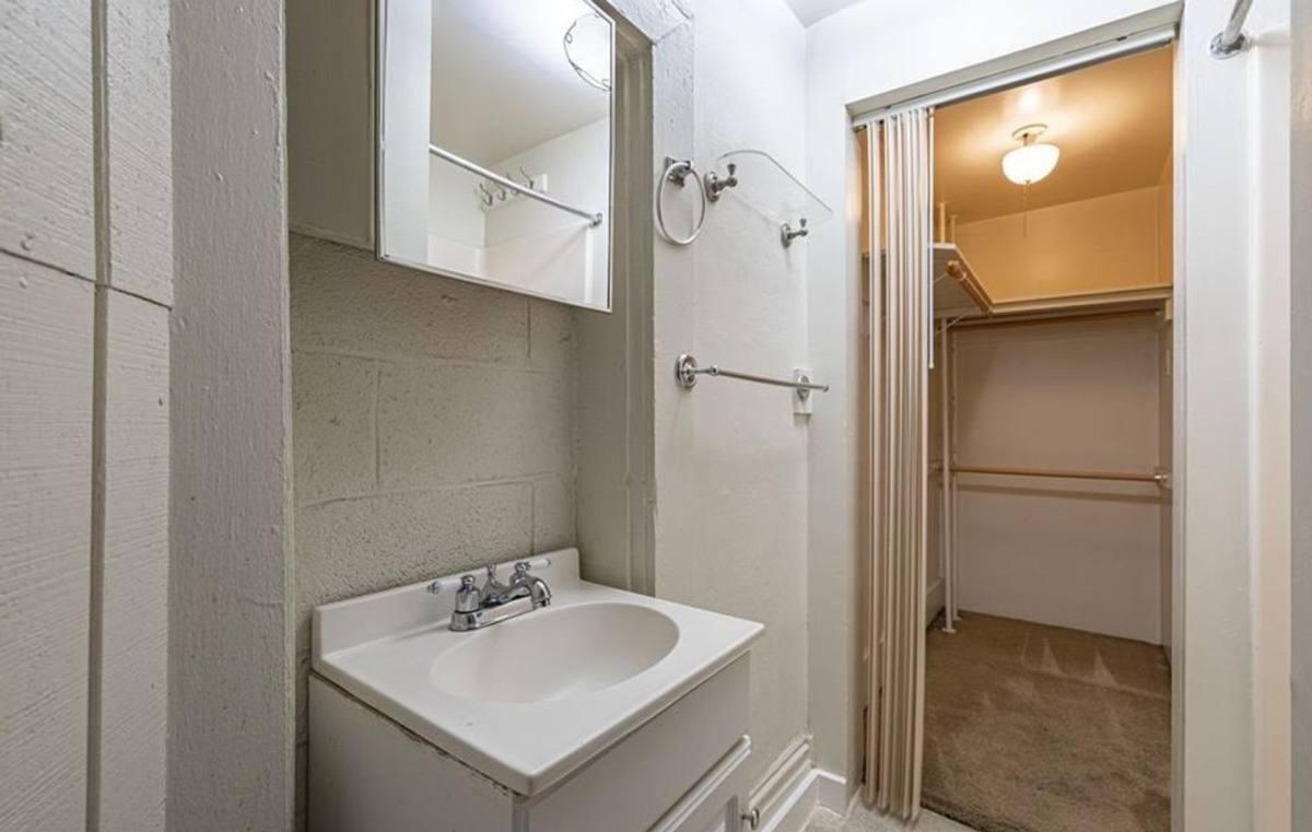 Apartment for rent at 102 N Lombary St, Richmond, VA 23220