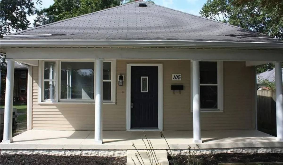 House for rent at 1115 E 8th St, Jeffersonville, IN 47130