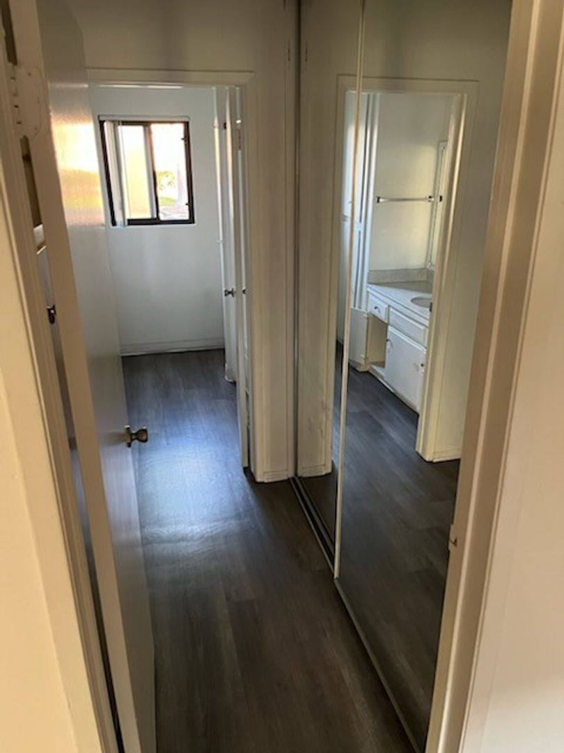 Apartment for rent at 540 S La Veta Park Circle, Orange, CA 92868