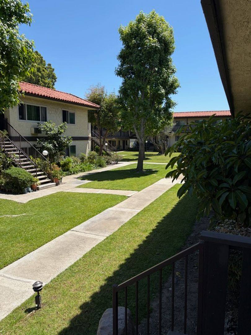 Apartment for rent at 540 S La Veta Park Circle, Orange, CA 92868