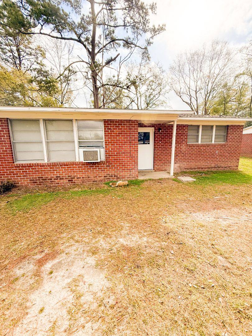 House for rent at 2111 Robin St, Valdosta, GA 31602