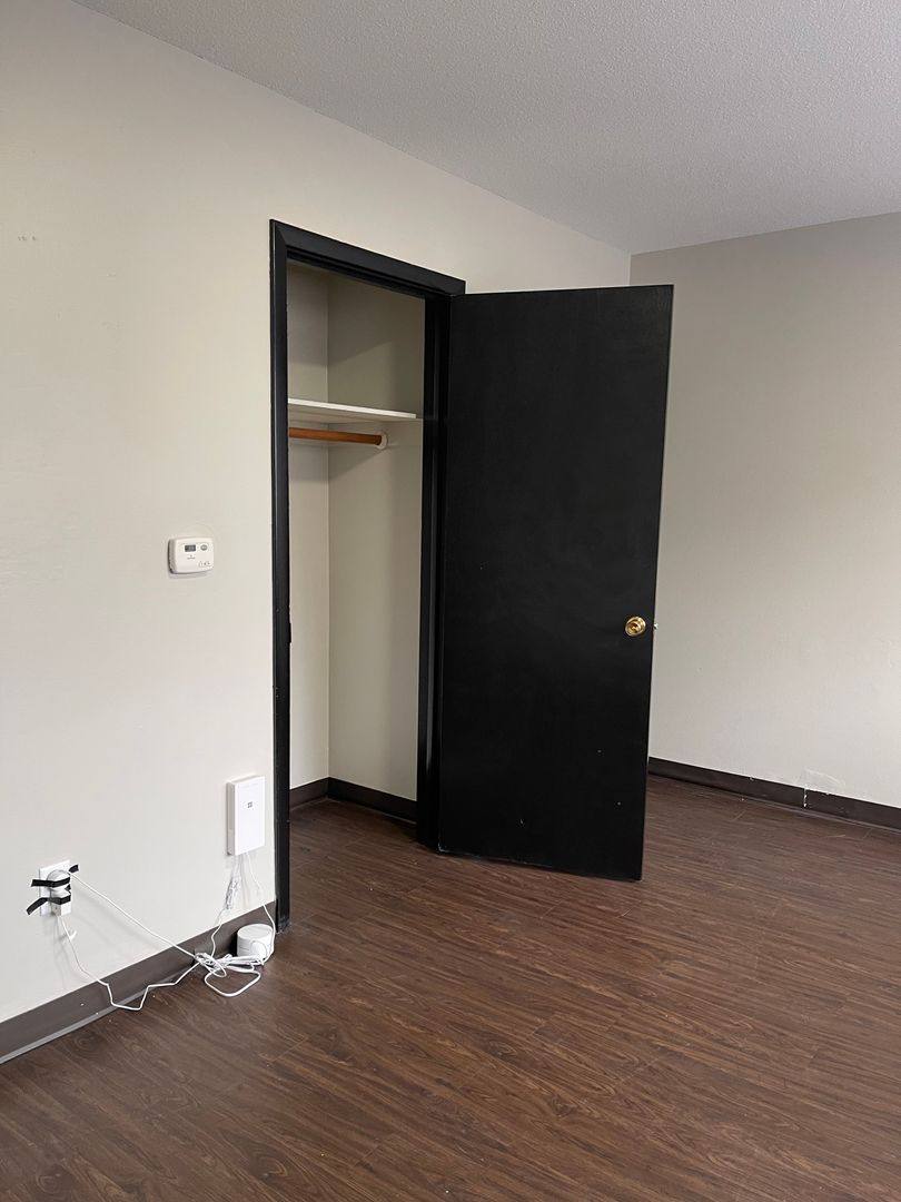 Apartment for rent at 1075 33rd St, Des Moines, IA 50311