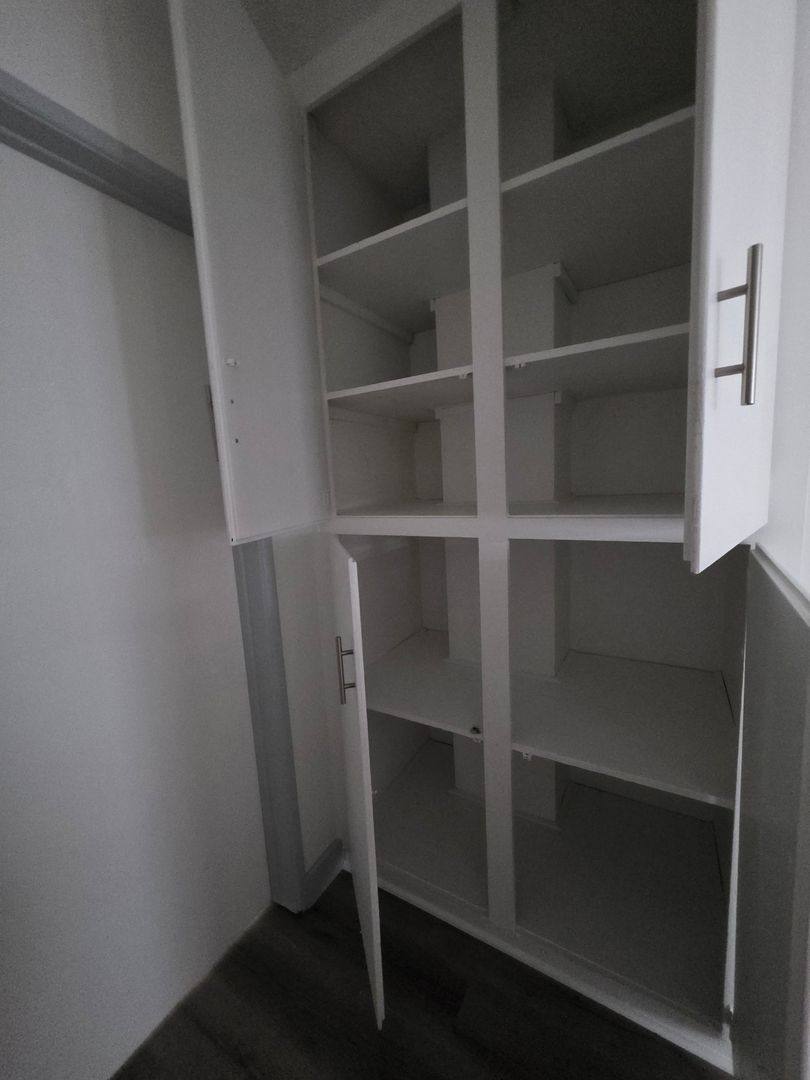 Apartment for rent at 916 N Inglewood Ave, Inglewood, CA 90302