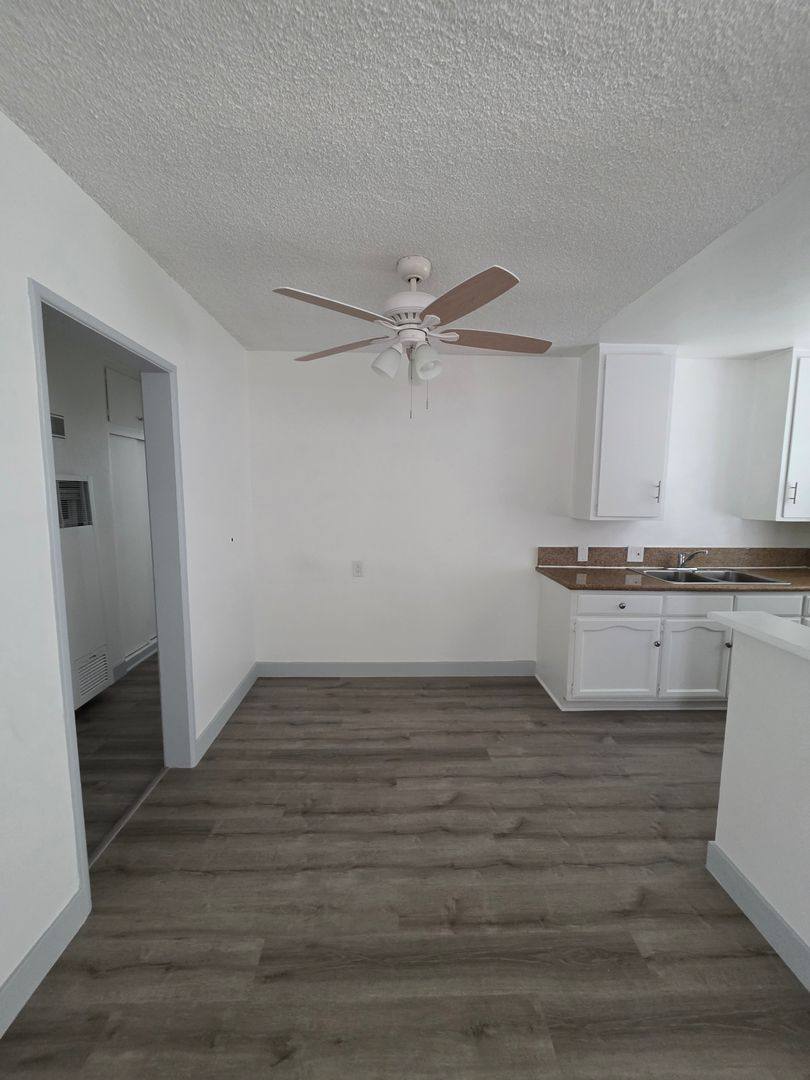 Apartment for rent at 916 N Inglewood Ave, Inglewood, CA 90302