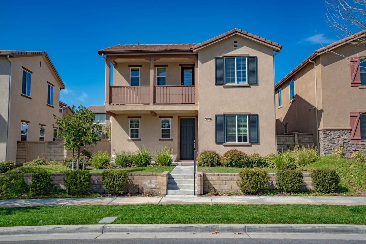 House for rent at 28341 Vista Del Rio, Valencia, CA 91354