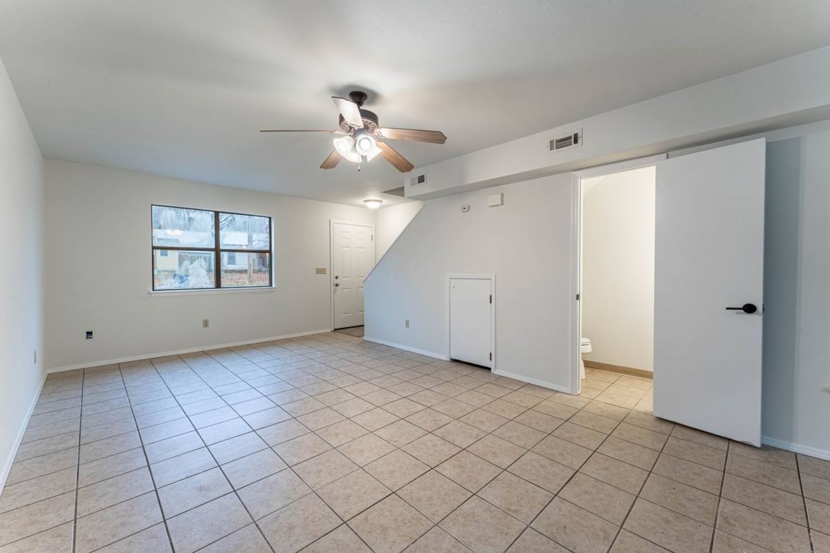 House for rent at 250 N Madison St, Siloam Springs, AR 72761