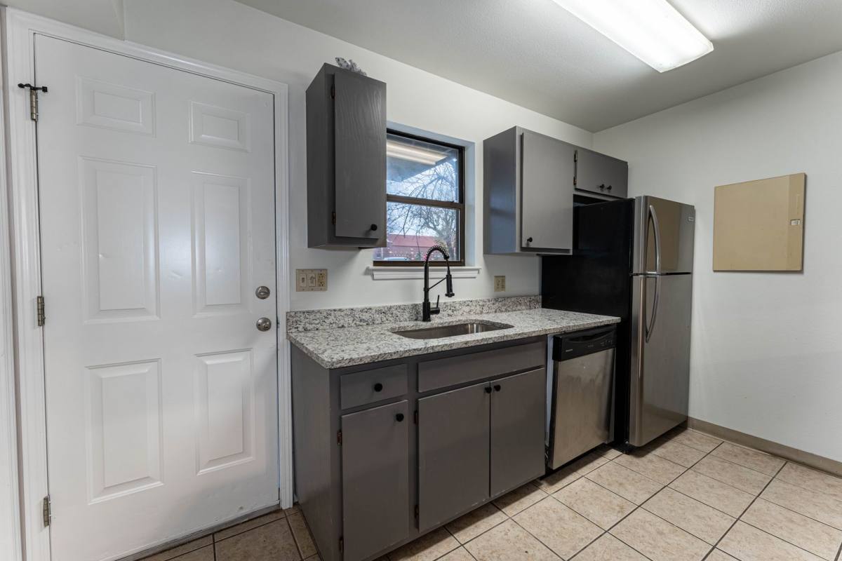 House for rent at 250 N Madison St, Siloam Springs, AR 72761