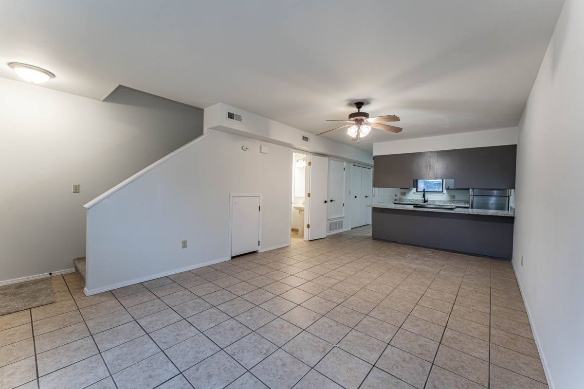 House for rent at 250 N Madison St, Siloam Springs, AR 72761