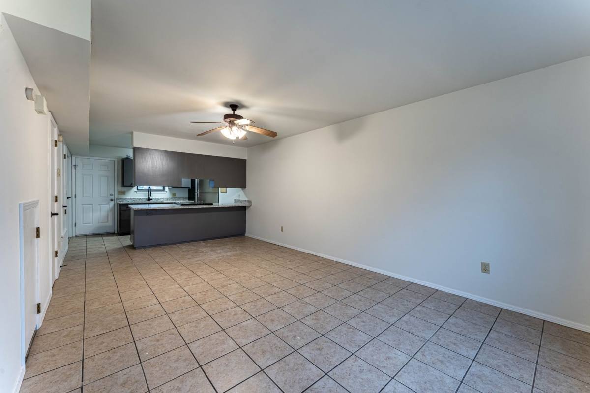 House for rent at 250 N Madison St, Siloam Springs, AR 72761