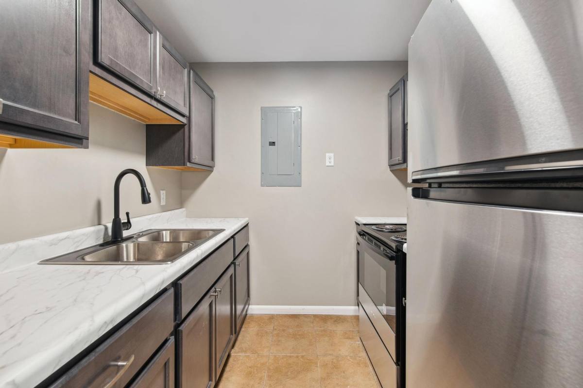 Apartment for rent at 126 E Lake Ave, Peoria, IL 61614