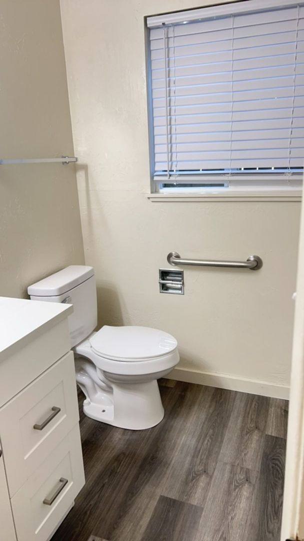 Apartment for rent at 721 Bennett Ave, Medford, OR 97504