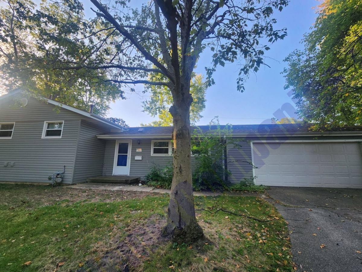 House for rent at 8 Shuman Circle, Urbana, IL 61801