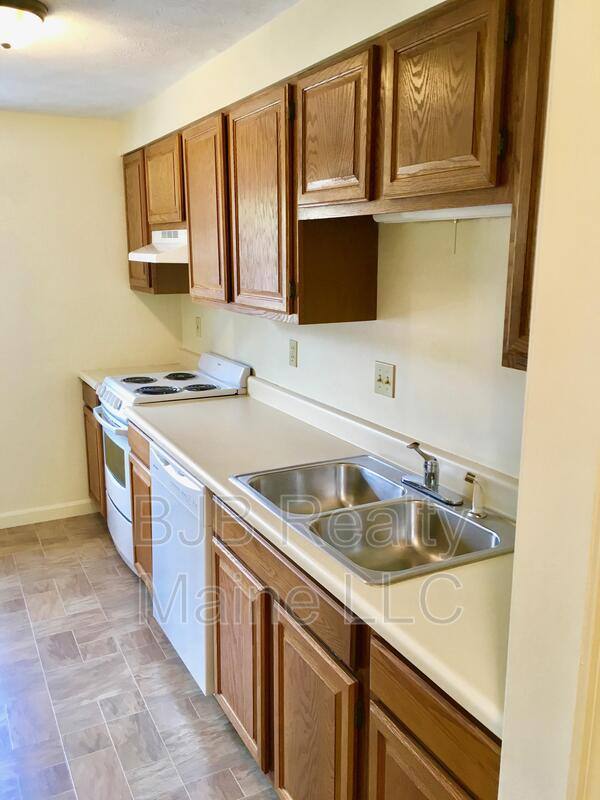 Apartment for rent at 6 Oregon Ave #7, Old Orchard Beach, ME 04064