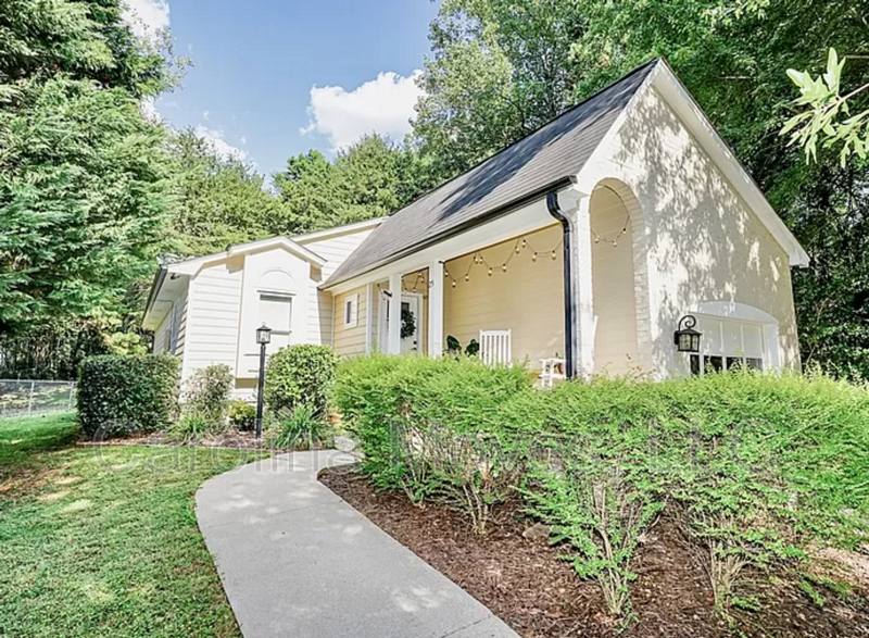House for rent at 25 Venning Court, Greenville, SC 29609