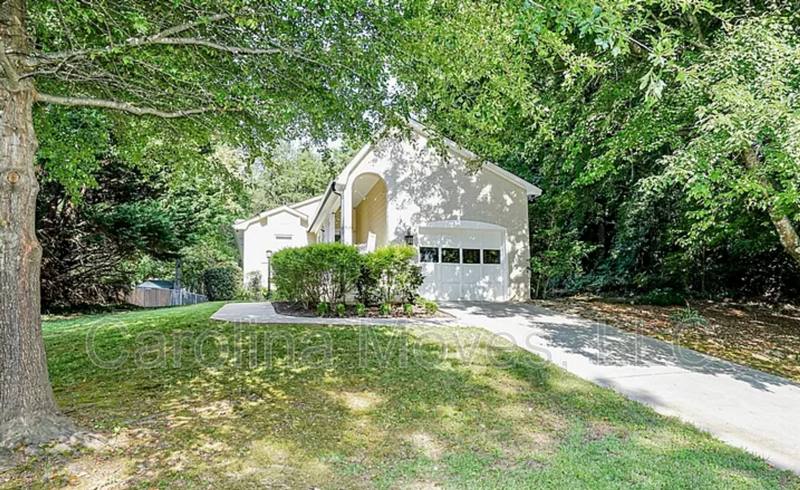 House for rent at 25 Venning Court, Greenville, SC 29609