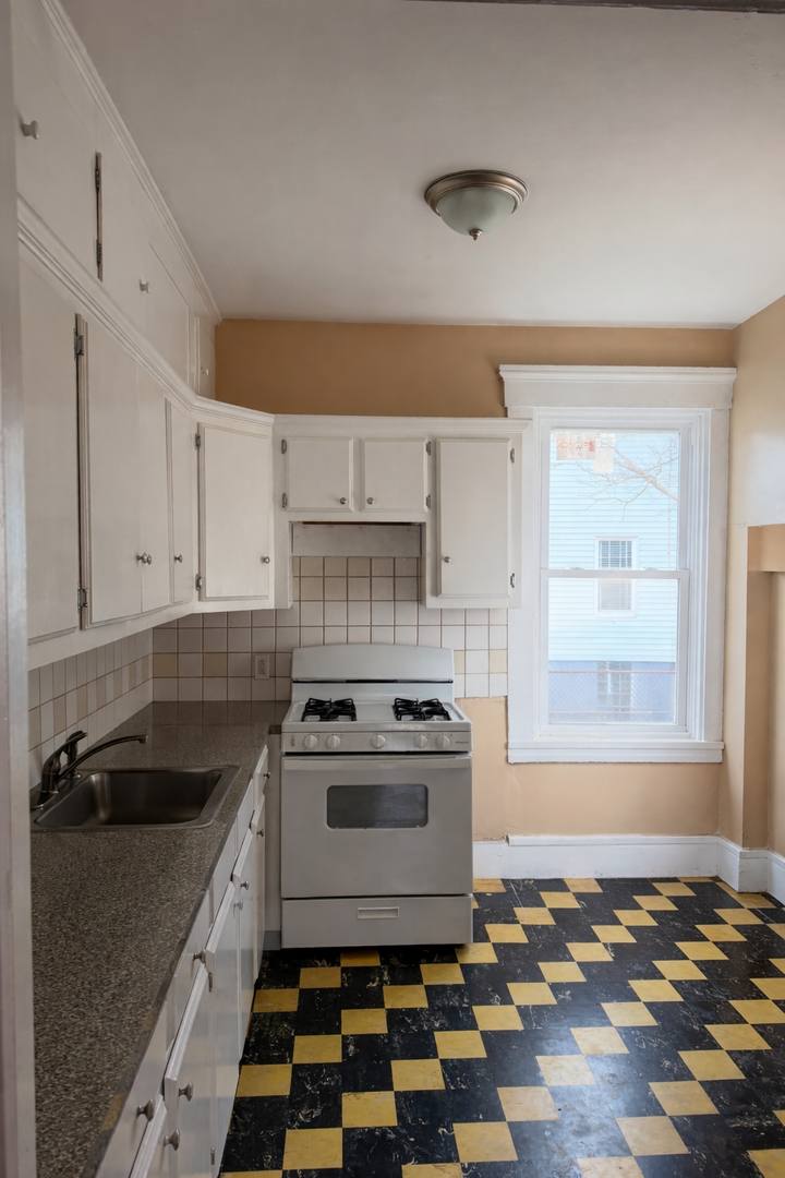 Apartment for rent at 186 Grinnell St, New Bedford, MA 02746