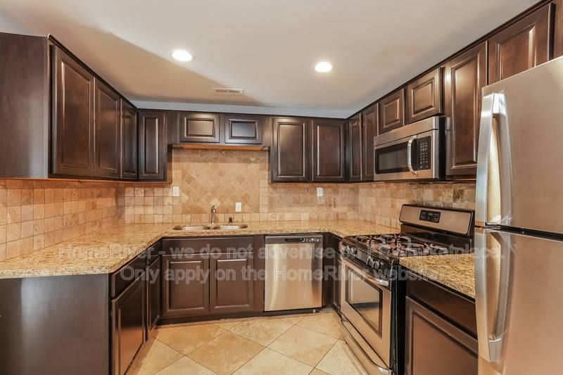 House for rent at 2221 E Beverly Lane, Phoenix, AZ 85022
