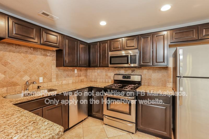 House for rent at 2221 E Beverly Lane, Phoenix, AZ 85022