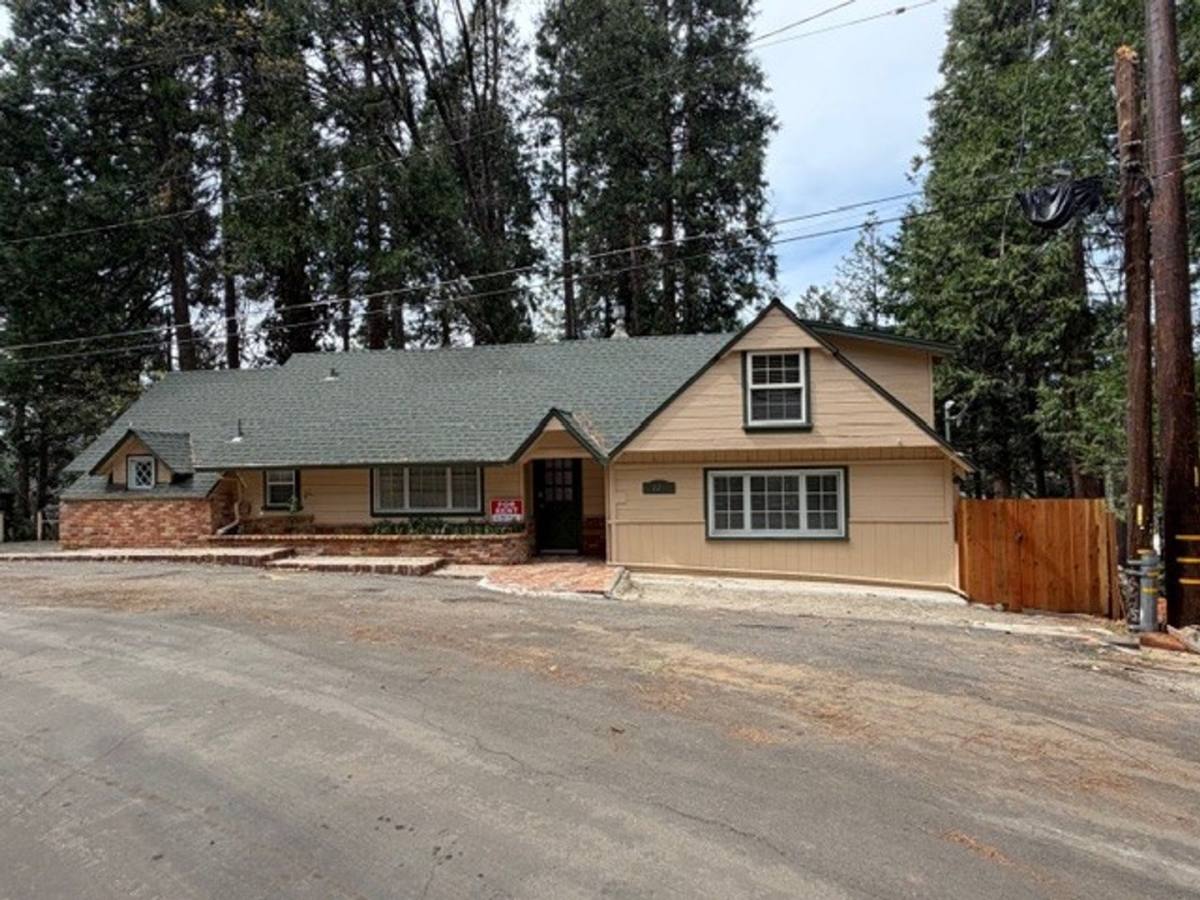 House for rent at 22870 Black Hawk Dr, Twain Harte, CA 95383