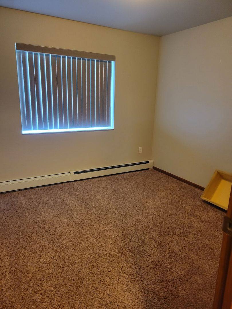 Apartment for rent at 305 3rd St NW, Gwinner, ND 58040