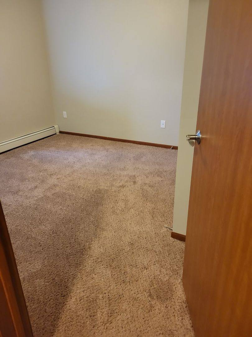 Apartment for rent at 305 3rd St NW, Gwinner, ND 58040