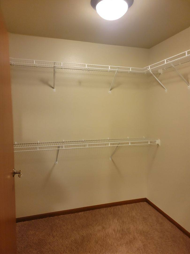 Apartment for rent at 305 3rd St NW, Gwinner, ND 58040