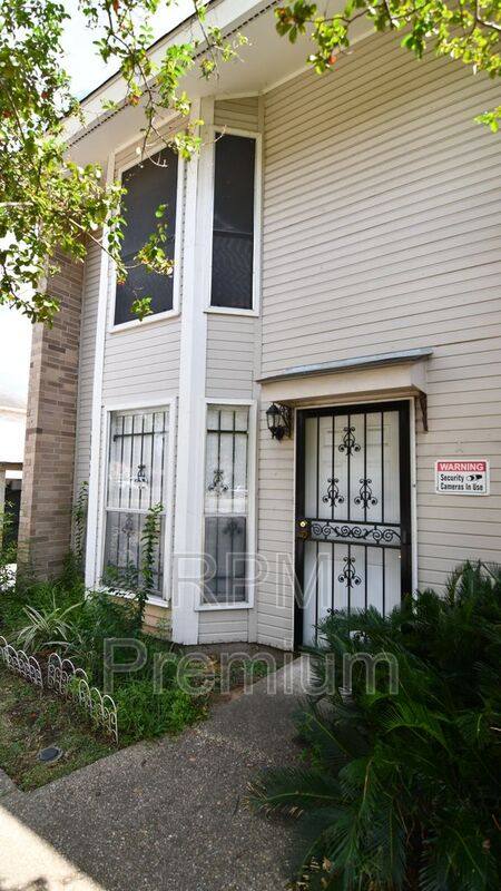 Townhouse for rent at 1795 Blvd De Province #A, Baton Rouge, LA 70816