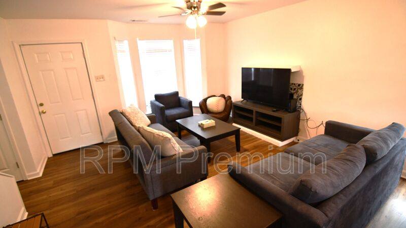 Townhouse for rent at 1795 Blvd De Province #A, Baton Rouge, LA 70816