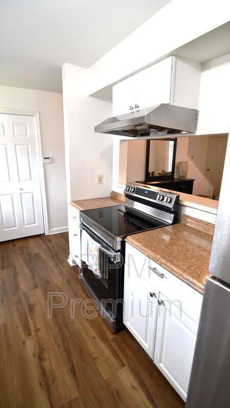 Townhouse for rent at 1795 Blvd De Province #A, Baton Rouge, LA 70816