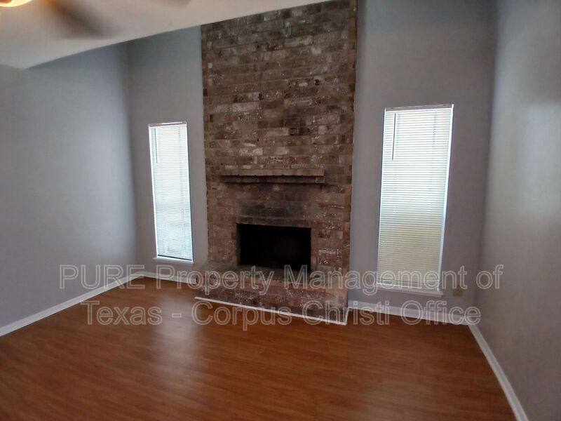 Townhouse for rent at 5001 Middlecoff Rd #1A, Corpus Christi, TX 78413
