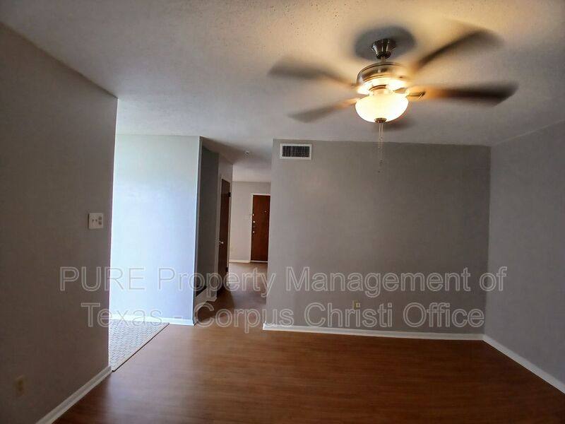 Townhouse for rent at 5001 Middlecoff Rd #1A, Corpus Christi, TX 78413