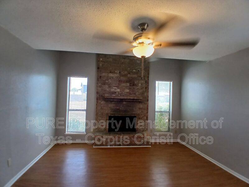 Townhouse for rent at 5001 Middlecoff Rd #1A, Corpus Christi, TX 78413