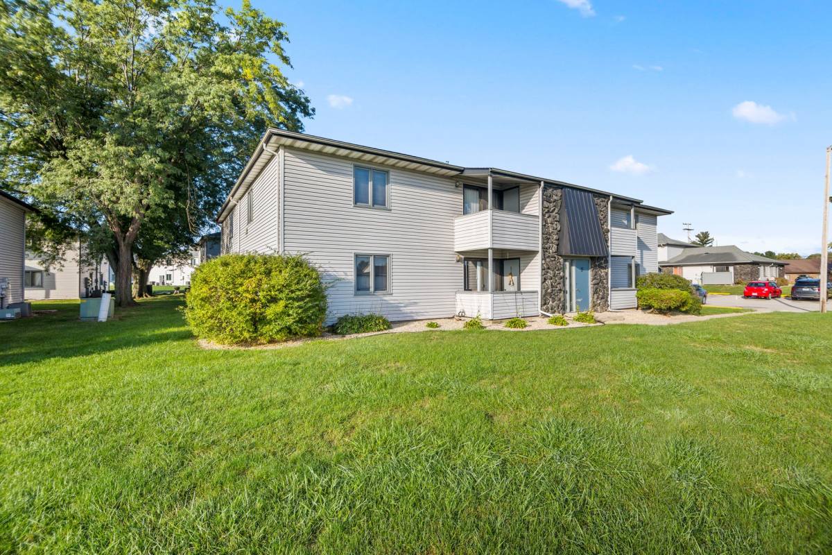 Apartment for rent at 1900 Highview Rd, East Peoria, IL 61611