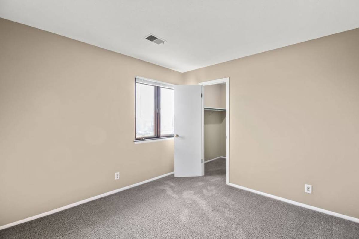 Apartment for rent at 1900 Highview Rd, East Peoria, IL 61611