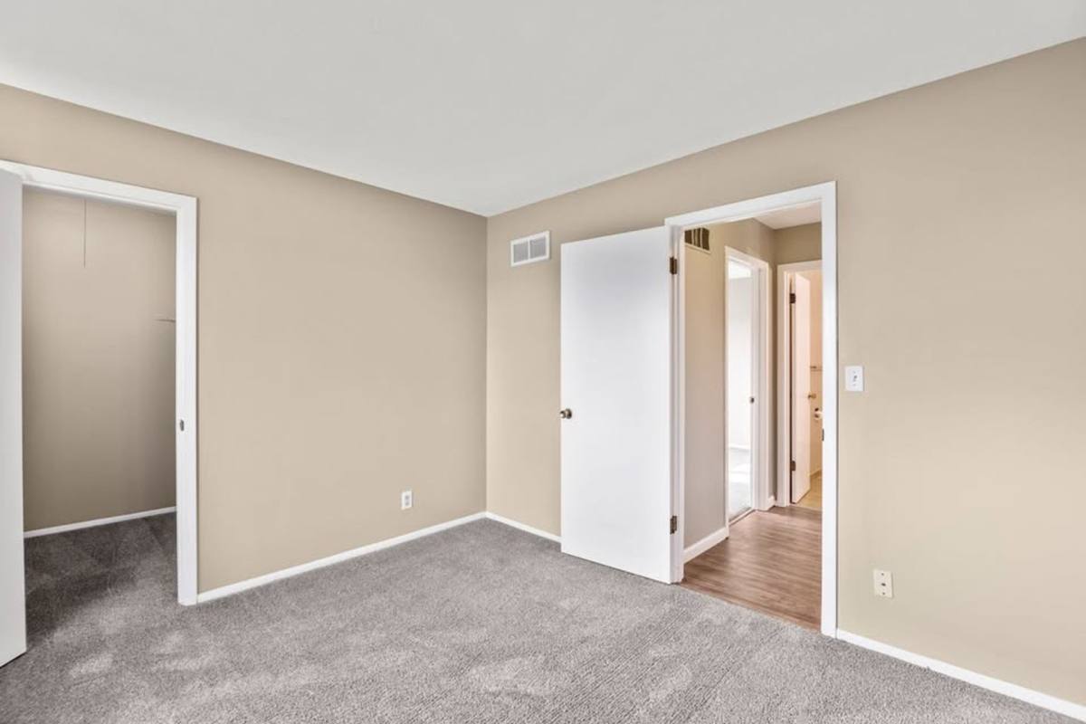 Apartment for rent at 1900 Highview Rd, East Peoria, IL 61611